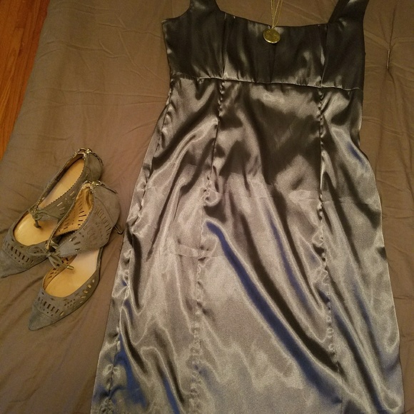 Dress - Picture 5 of 5